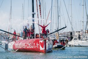 Sam Davies finishes Vendeé Globe Race