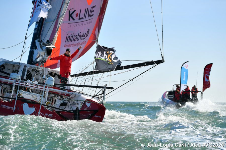 Sam Davies finishes Vendeé Globe Race