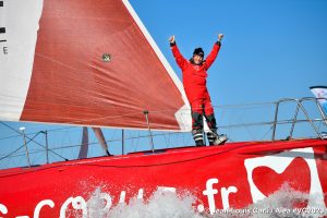 Sam Davies finishes Vendeé Globe Race