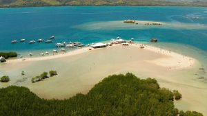 island hopping Philippines